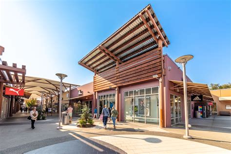 shop premium outlets usa